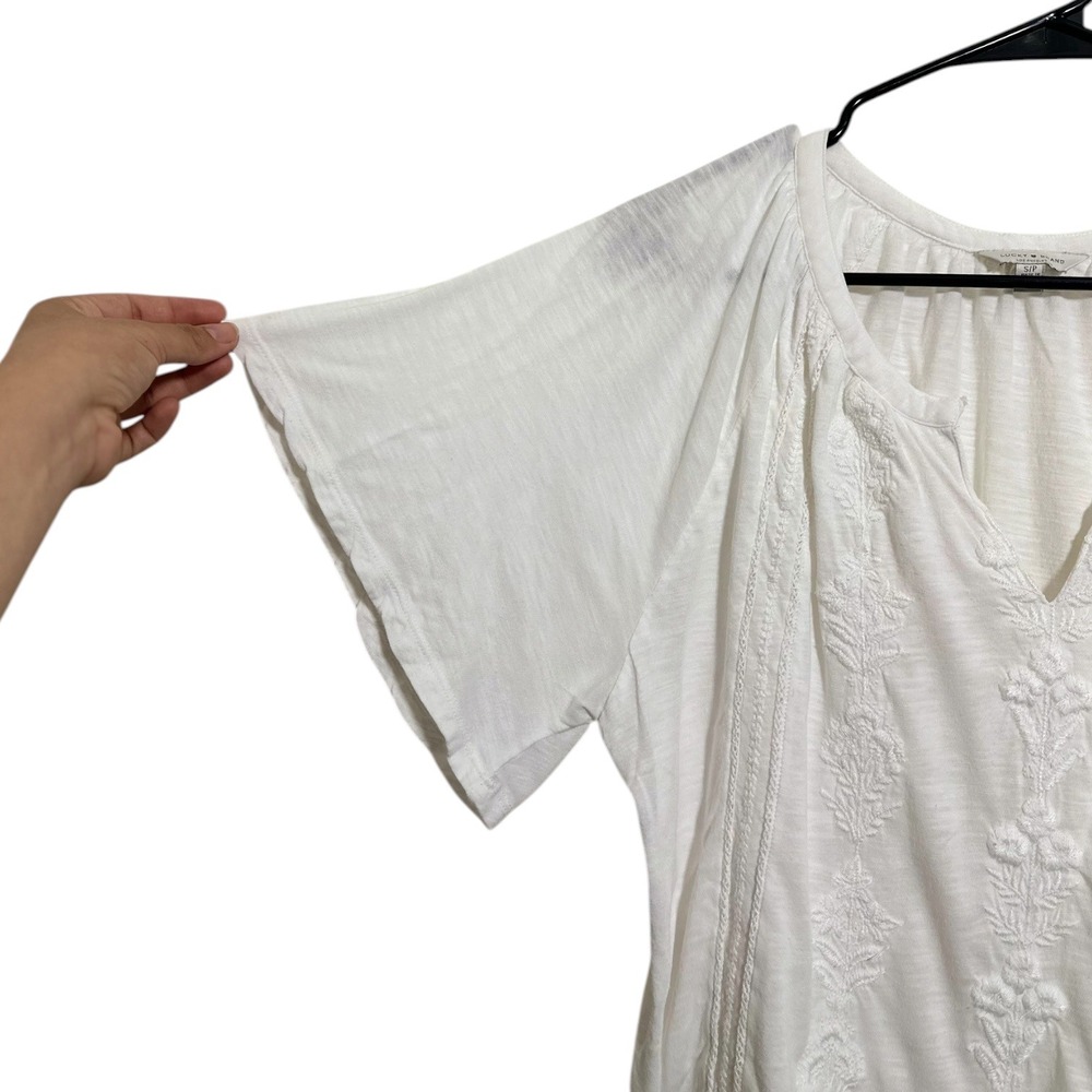 Lucky Brand White Embroidered Boho Split Neck Flutter Sleeve Loose Fit Top Small - Picture 4 of 6